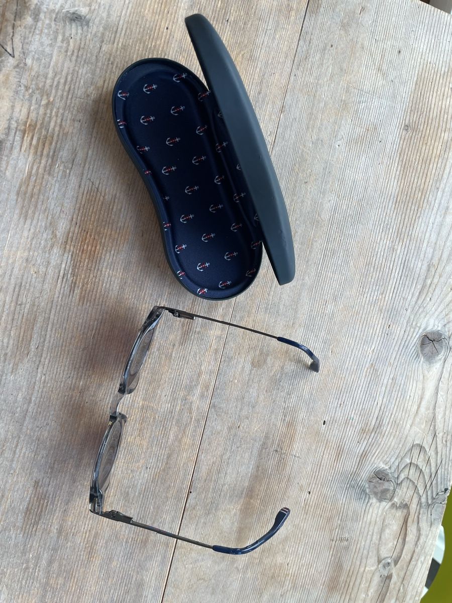 Lunettes & Verres: Kindersonnenbrille Façonnable – Neuf (Voir description) à Grabs par Saskia033 1