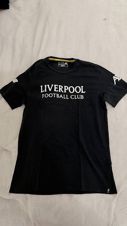 Canottiere & Pantaloni: FC Liverpool Shirt schwarz – Usato da Brunnen venduto da sea_c7bm