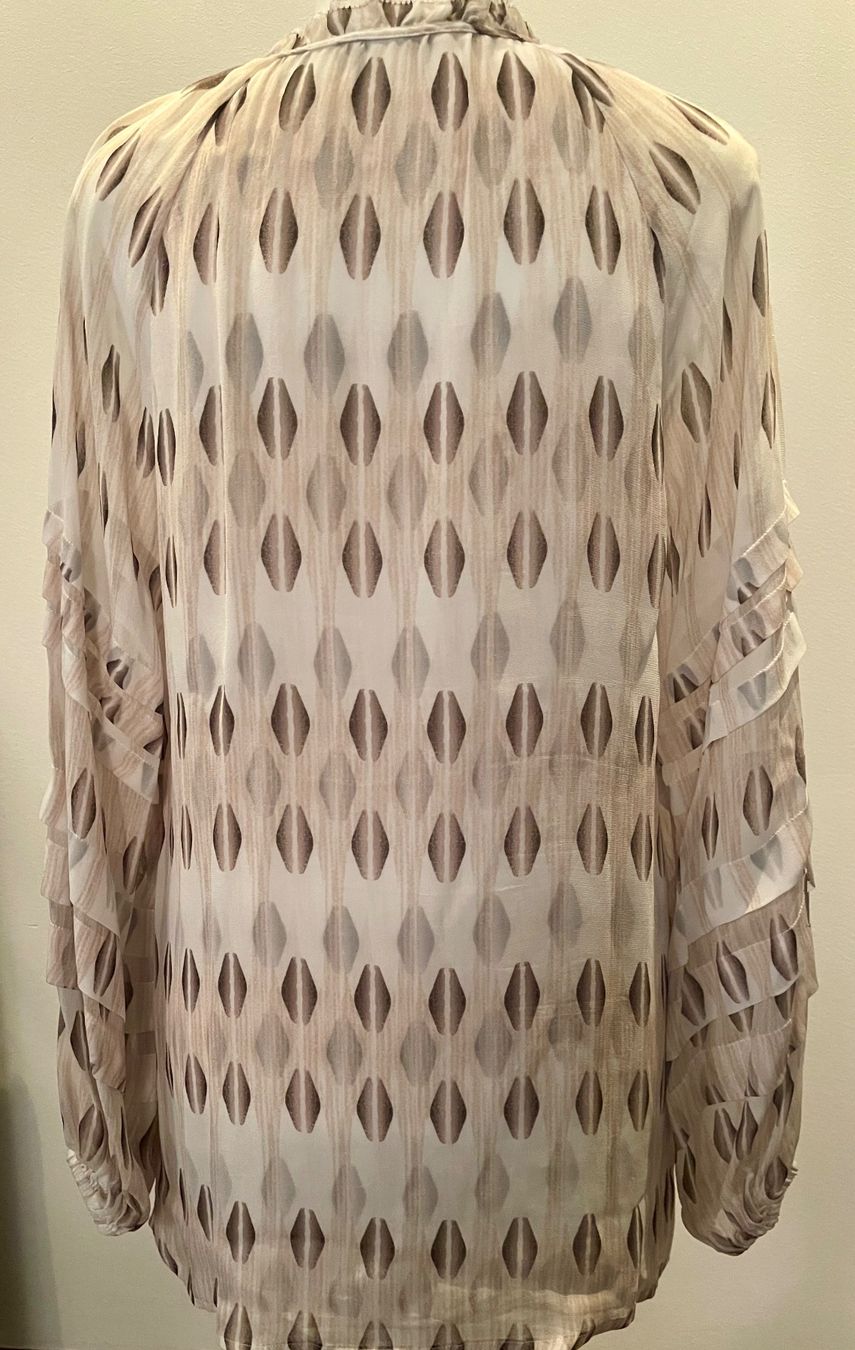 Hemisphere Blusen: Stylisch Bluse Hemisphere Trend Farbe Latte Macchiato Herbst – Gebraucht aus Weiningen ZH von san_7hsm 2