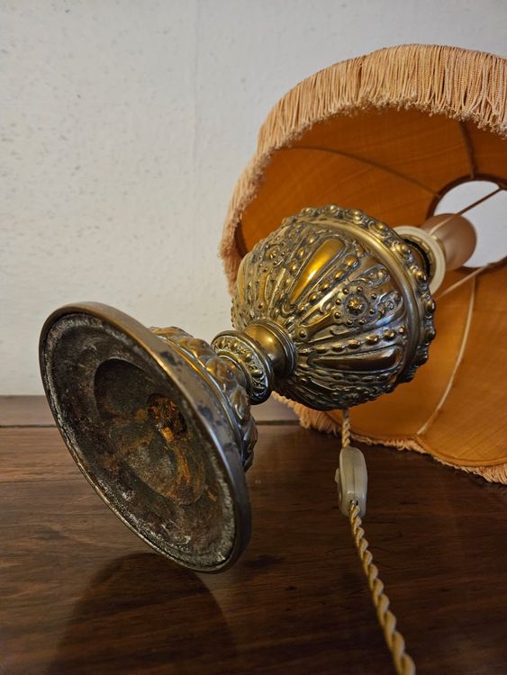 Lampe ancienne en laiton – pied décoratif – à restaurer - Décoration