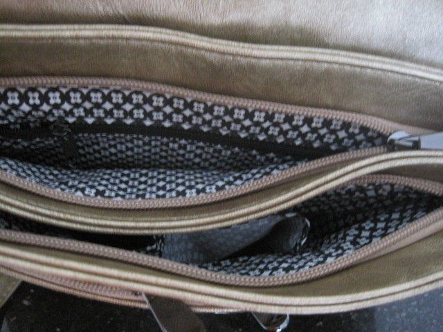 Borse da donna: UMHANGETASCHE  BELIZE – Usato da Murten venduto da Selliot 7
