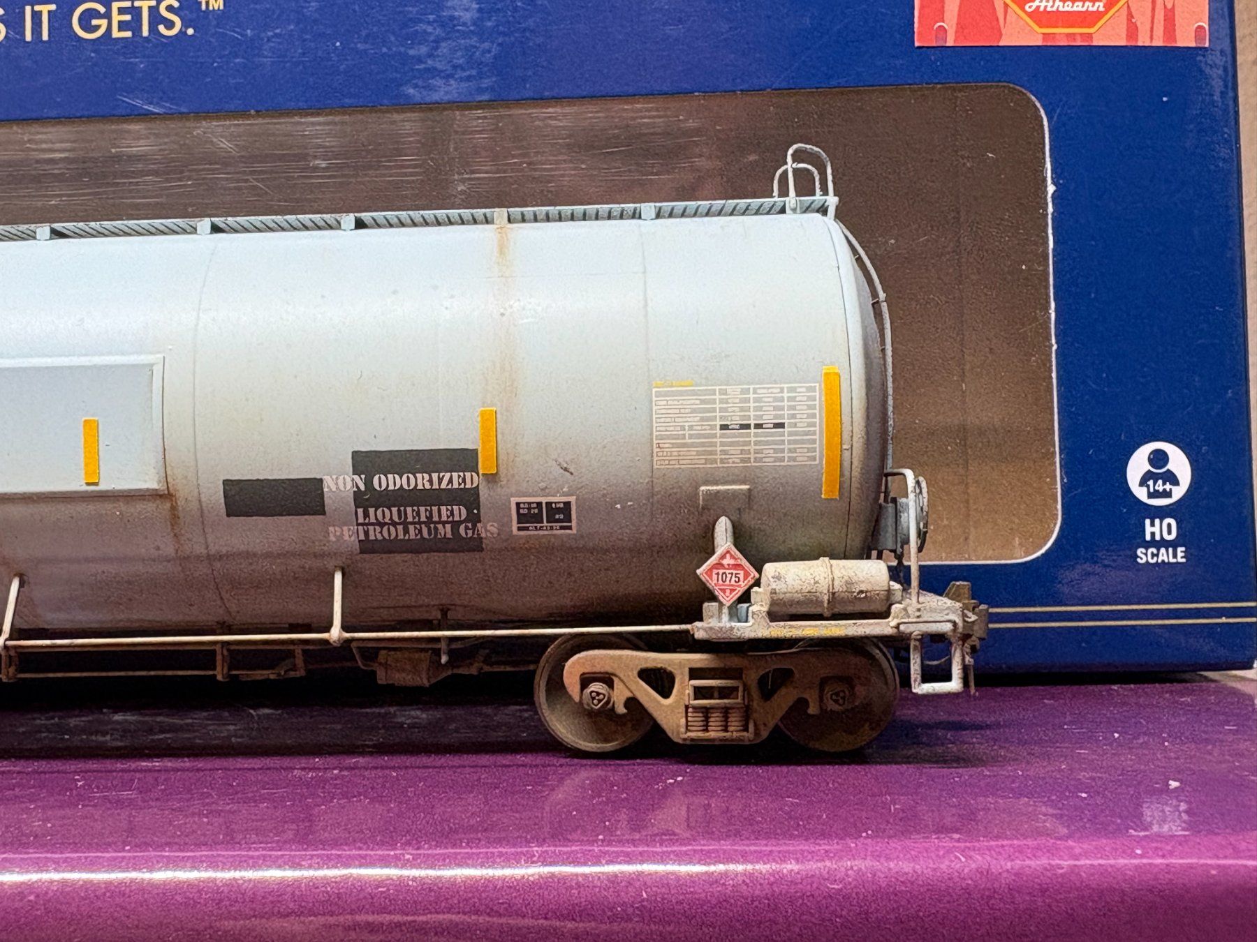 Athearn Modelleisenbahnen: Athearn Genesis LPG-Tankwagen mit Weathering – Neu (gemäss Beschreibung) aus Cham von scamps01 2