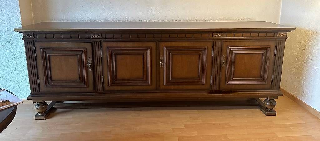 Cassettiere: antike schöne Kommode aus Nussbaum – Usato da Bern venduto da BrischitteBern