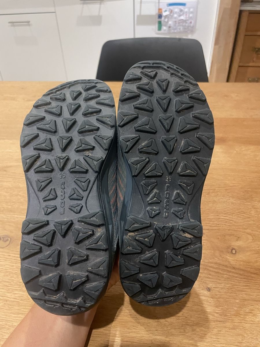 Lowa Scarpe per ragazze: Lowa Zirrox gr. 35 Trekkingschuhe – Usato da Recherswil venduto da grafics 8