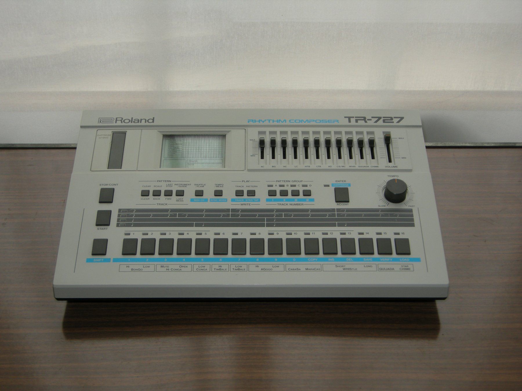 Roland Strumenti musicali: Vintage Roland TR-727 Drummachine 1985 – Usato da Aarau venduto da Pearlz 2