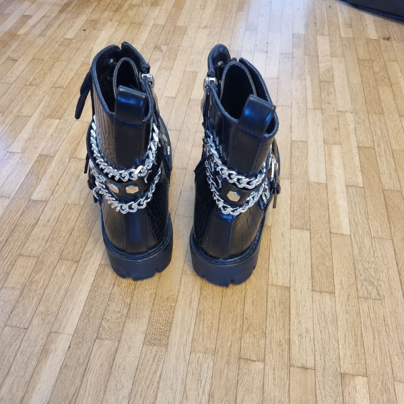 Scarpe da donna: Schuhe – Usato da Biel/Bienne venduto da Ressourceraum 1