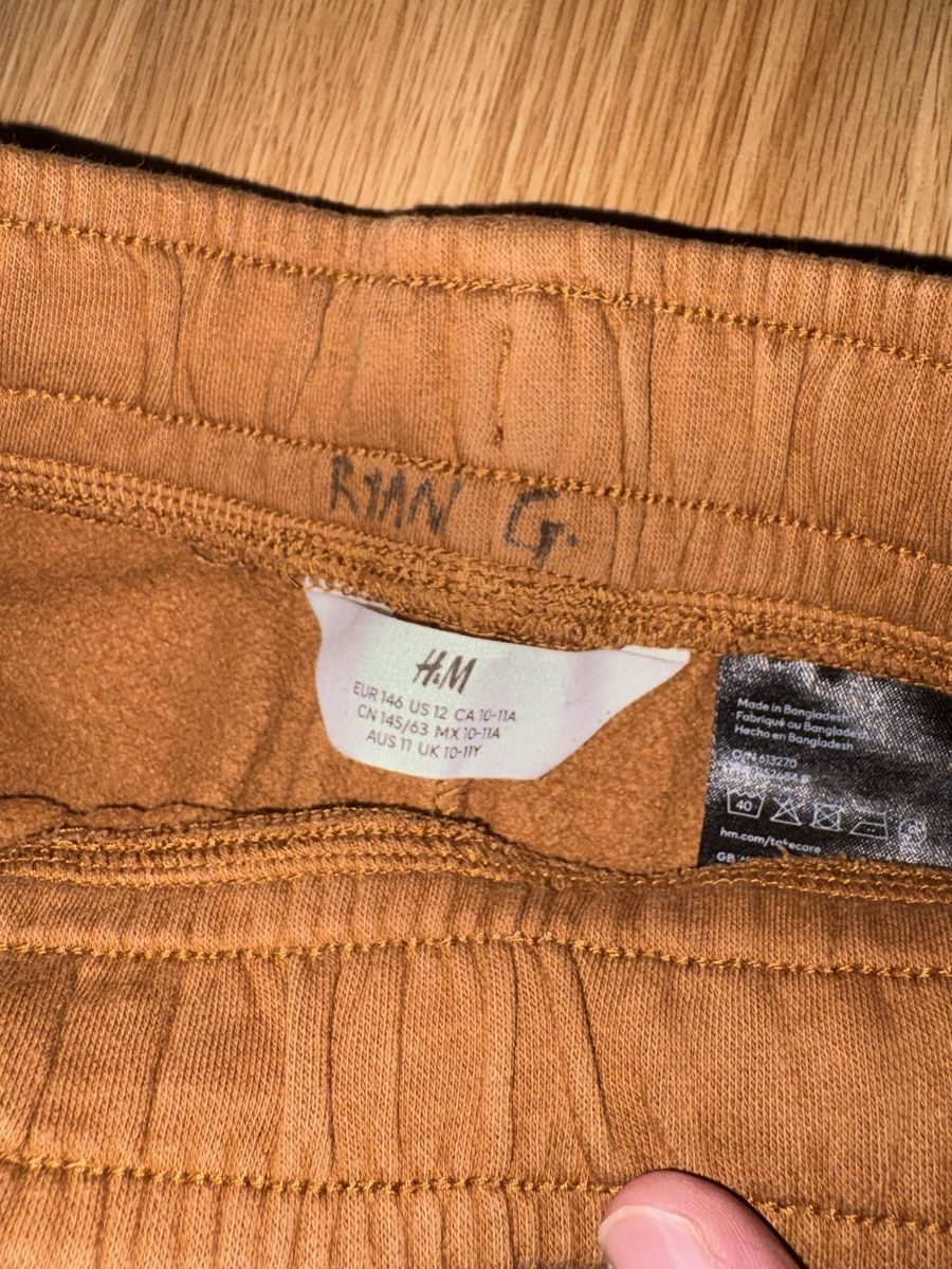 H&M Hosen: Trainerhose Gr. 146 – Gebraucht aus Zürich von Moskitia 1