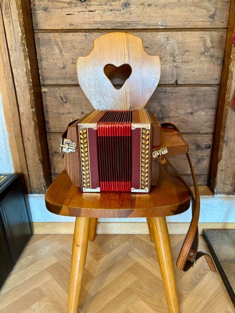 Instruments de musique: Schwyzerörgeli Christen A 2-chörig – D'occasion à Frutigen par MoMeJa 4