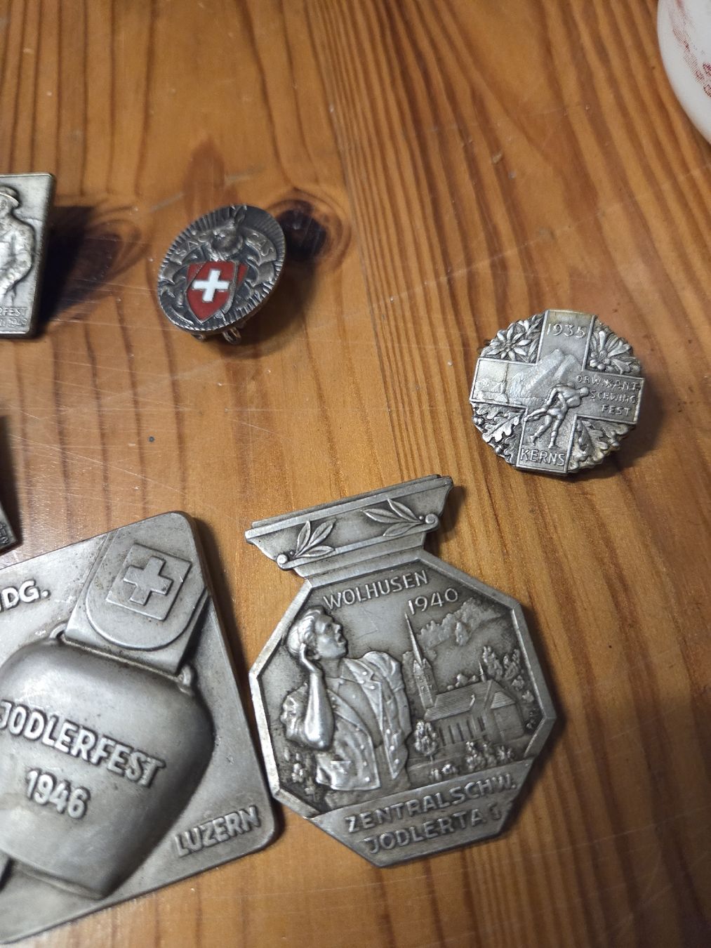 Plaketten & Abzeichen: Diverse Sammlung  Abzeichen aus der Schweiz!  – Gebraucht aus Bürglen OW von kov_h2fj 2