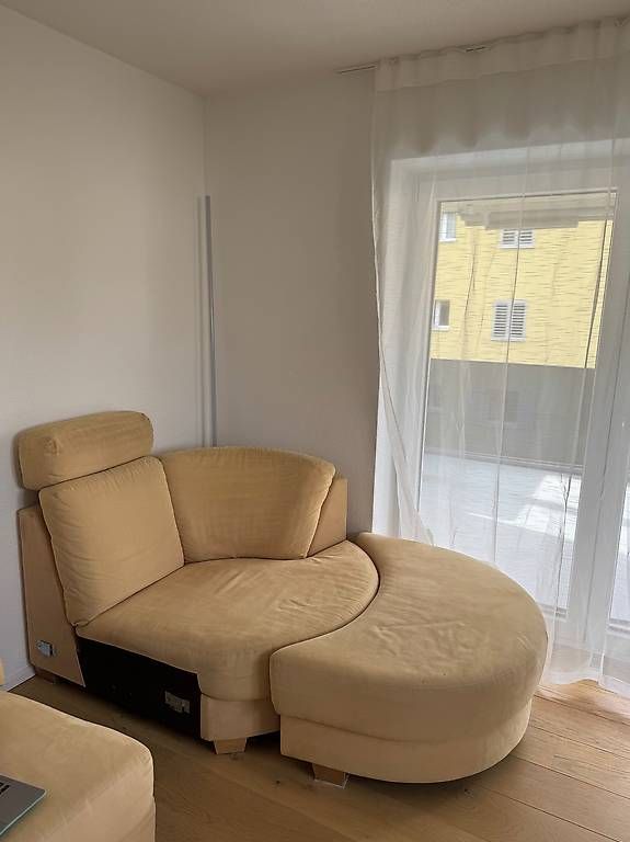Sofas: Ausziehbare Couch mit verschiebbarem Halbmond & Lesesessel – Gebraucht aus Suhr von fin_gm2c 3
