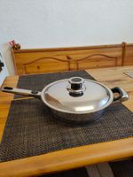 Edelstahl-Schmorpfanne mit Deckel