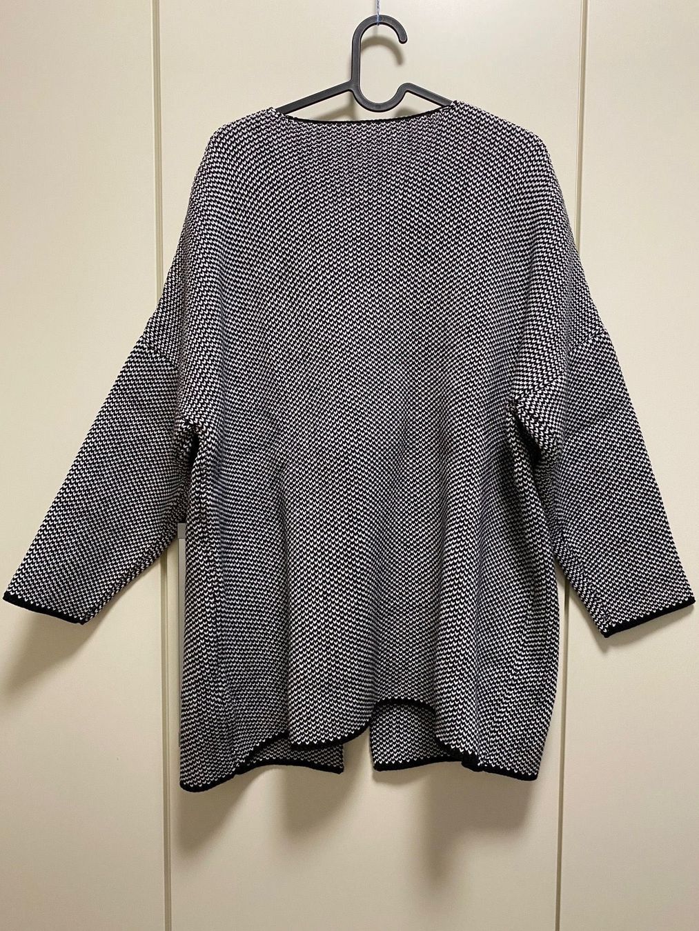 Vestes: Strickjacke schwarz-weiss Gr.M – D'occasion à Birr par sfe_rhj7 1