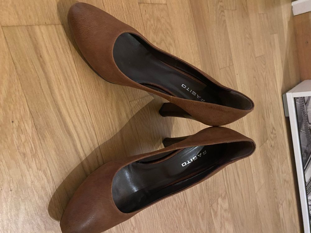 Chaussures femmes: Leder Schuhe – D'occasion à Glattbrugg par lis_68xp