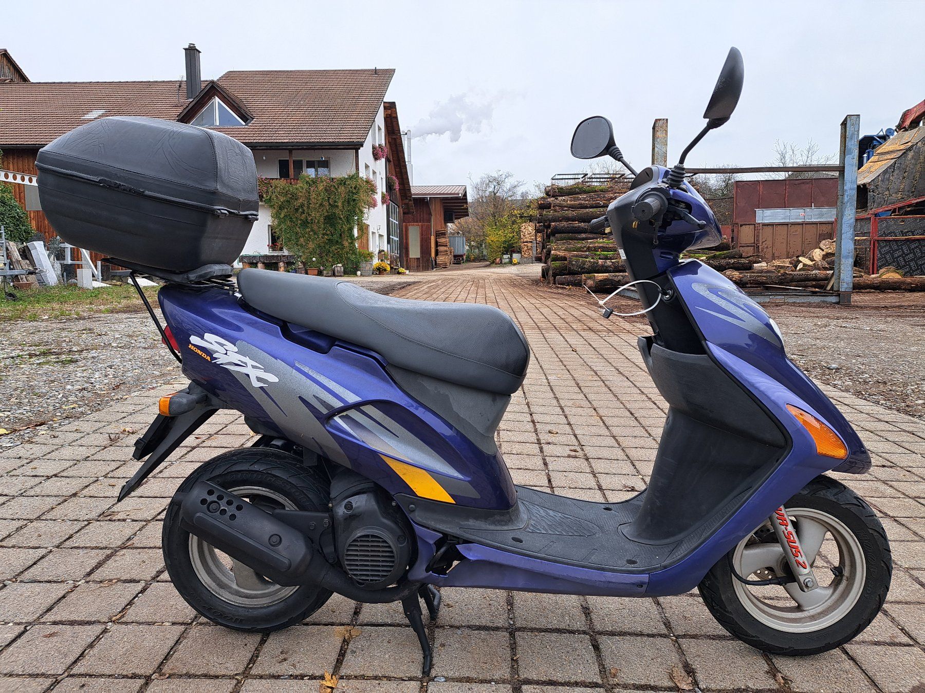 Honda Scooters: Honda SFX 50 mit MFK Roller Scooter – Gebraucht aus Hallau von