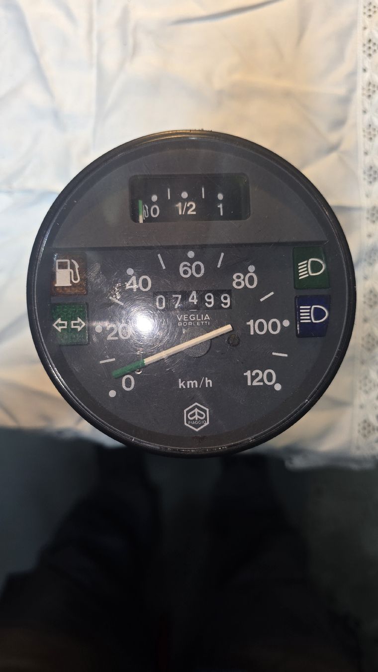 Vespa Alle Rollerersatzteile: Vespa Px Arcobaleno Tachometer Original – Gebraucht aus Niederwangen BE von Zimmo72