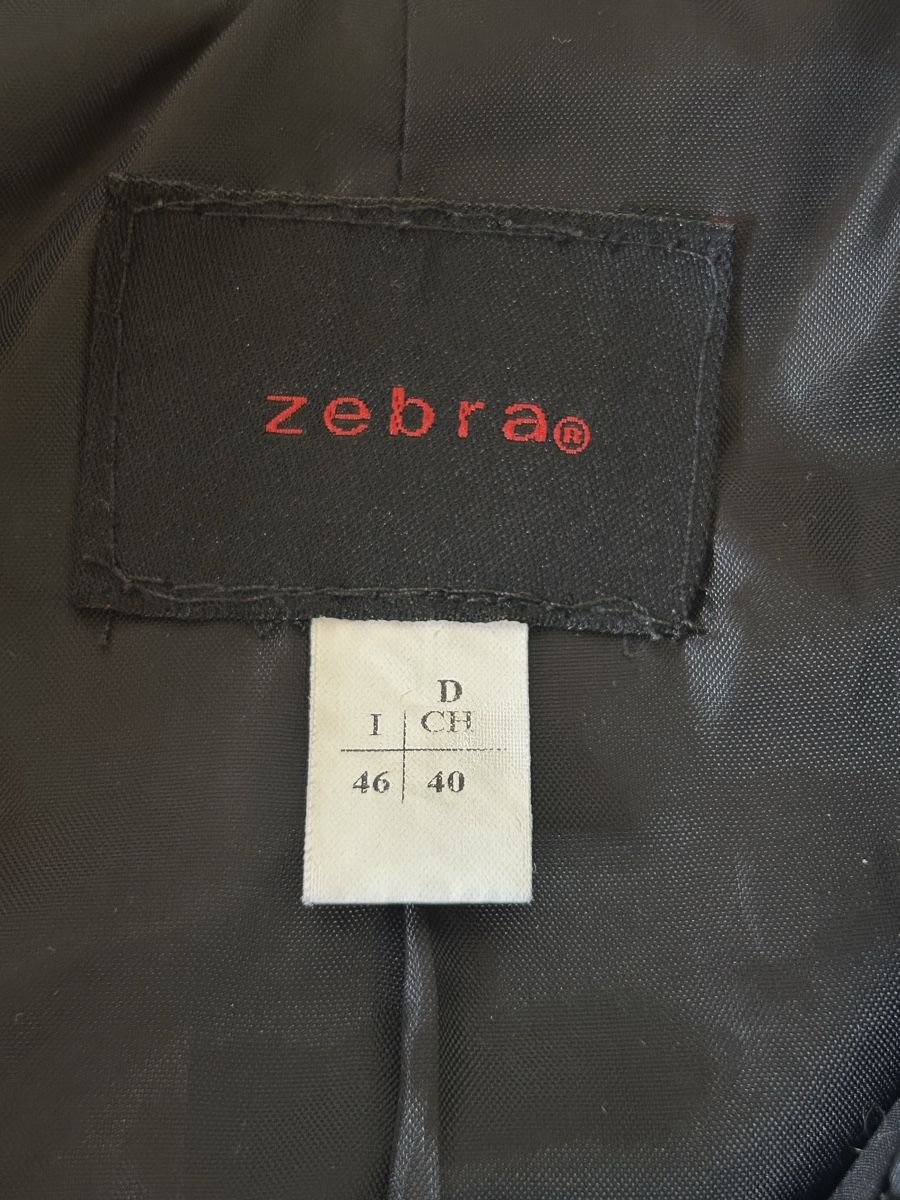 Zebra Vestes: Zebra Jacke gesteppt schwarz Grösse 40 – D'occasion à Röschenz par c_k_wj8r 2