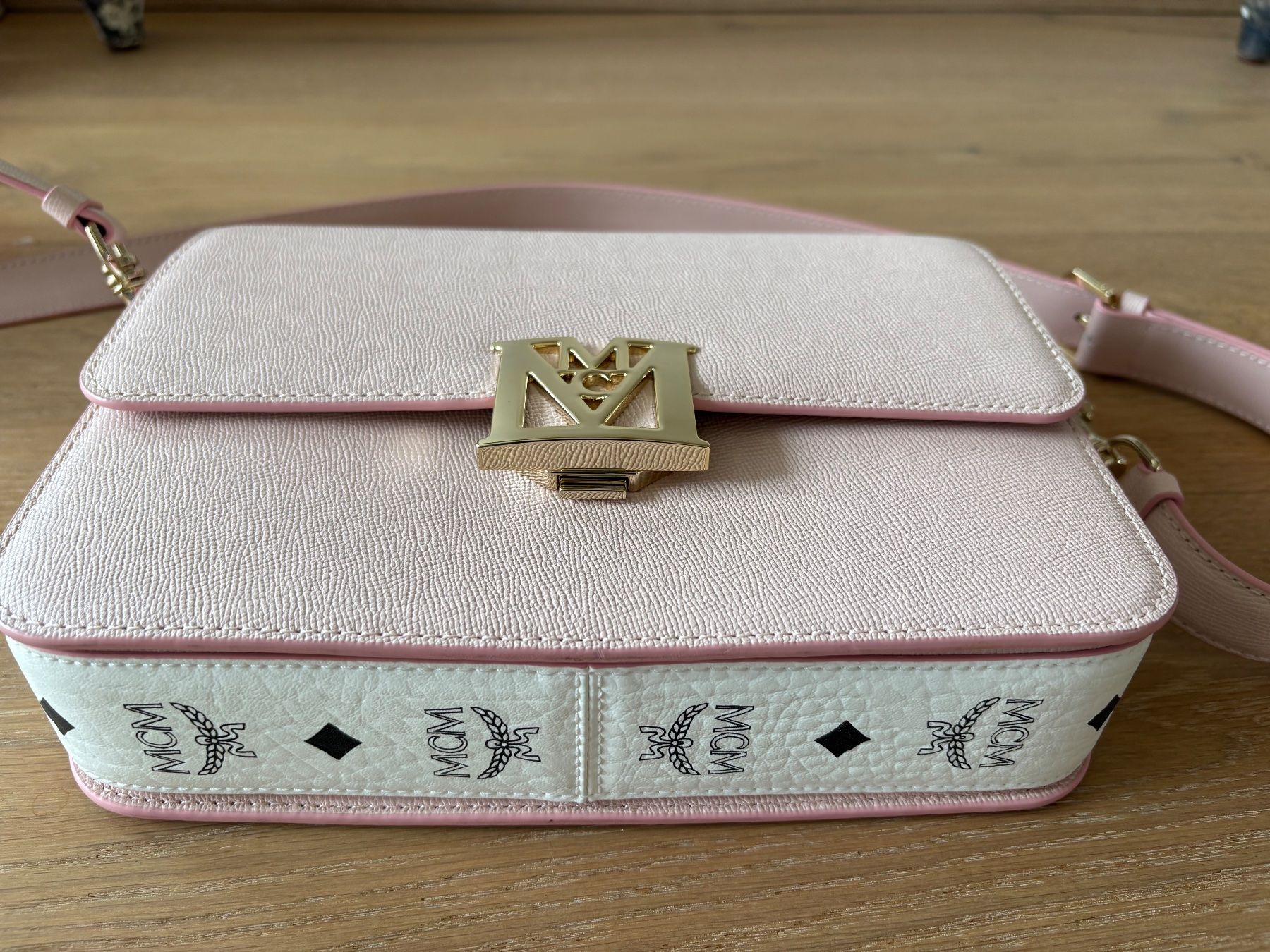 Mcm Borse da donna: MCM Tasche, neuwertig, hellrosa – Nuovo (secondo la descrizione) da Mammern venduto da Rustini 1