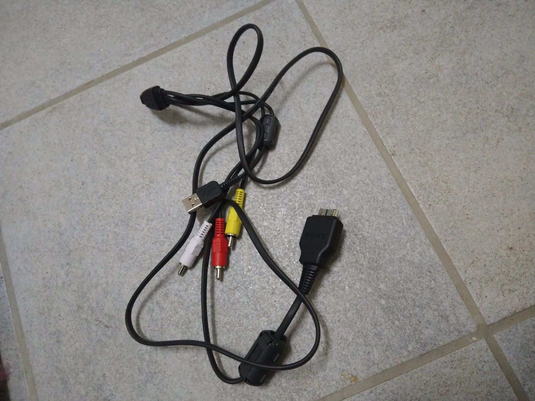 Cavi: Cavo Sony Component AV Multi per PSP - Ottime Condiz. – Usato da Wetzikon ZH venduto da GUAIO 3