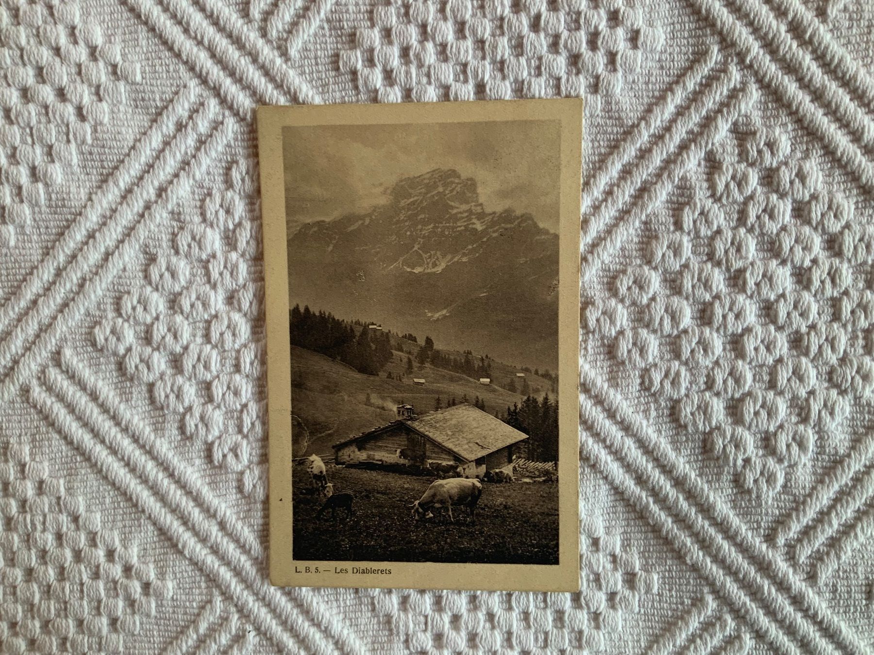 Cartoline postali: Ansichtskarte von les Diablerets, gelaufen 1907 – Usato da Vellerat venduto da joromaur