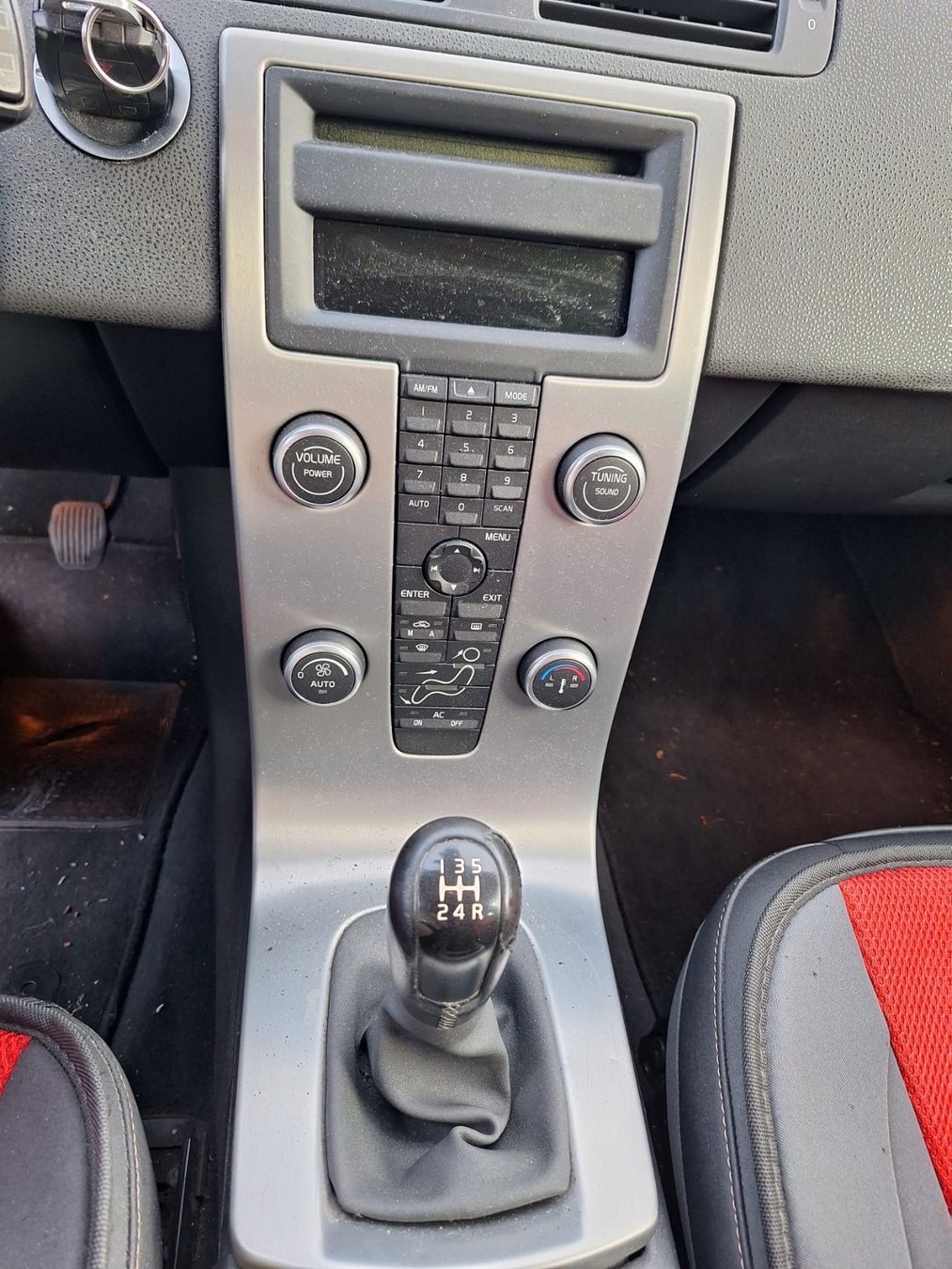 Volvo Automobili: Volvo V50 1.6D – Usato da St. Gallen venduto da AutoSG 8