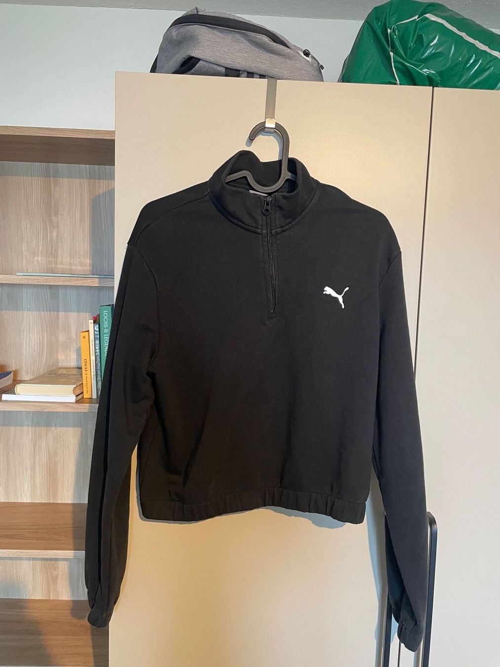 Puma Maglioni & Felpe: Schwarzer Puma Pullover mit Reissverschluss, Gr. M, Top – Usato da Zürich venduto da k42m