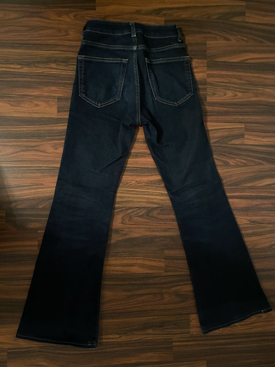 H&M Jeans: Dunkelblaue Schlaghose/ flared Jeans – Usato da Gretzenbach venduto da Lina.67 1