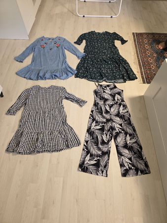 Sommerliche Kleider und Jumpsuit, Grösse 152-158