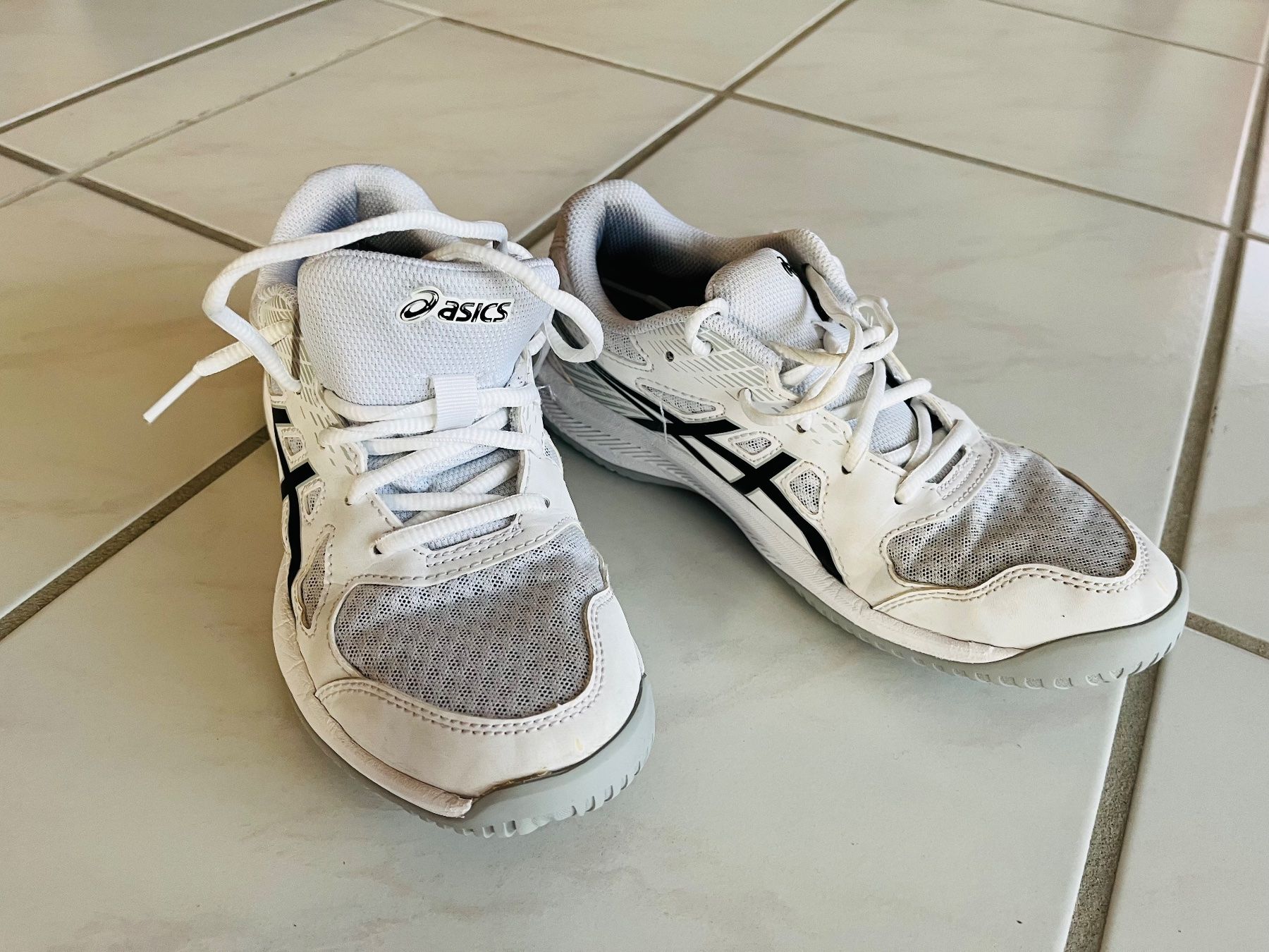 Scarpe da uomo: Asics Hallenschuhe Grösse 38 – Usato da Konolfingen venduto da takkie 1