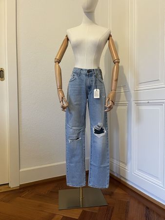 Levi's 501 Middy Straight Leg Ripped Jeans - Size 28x31