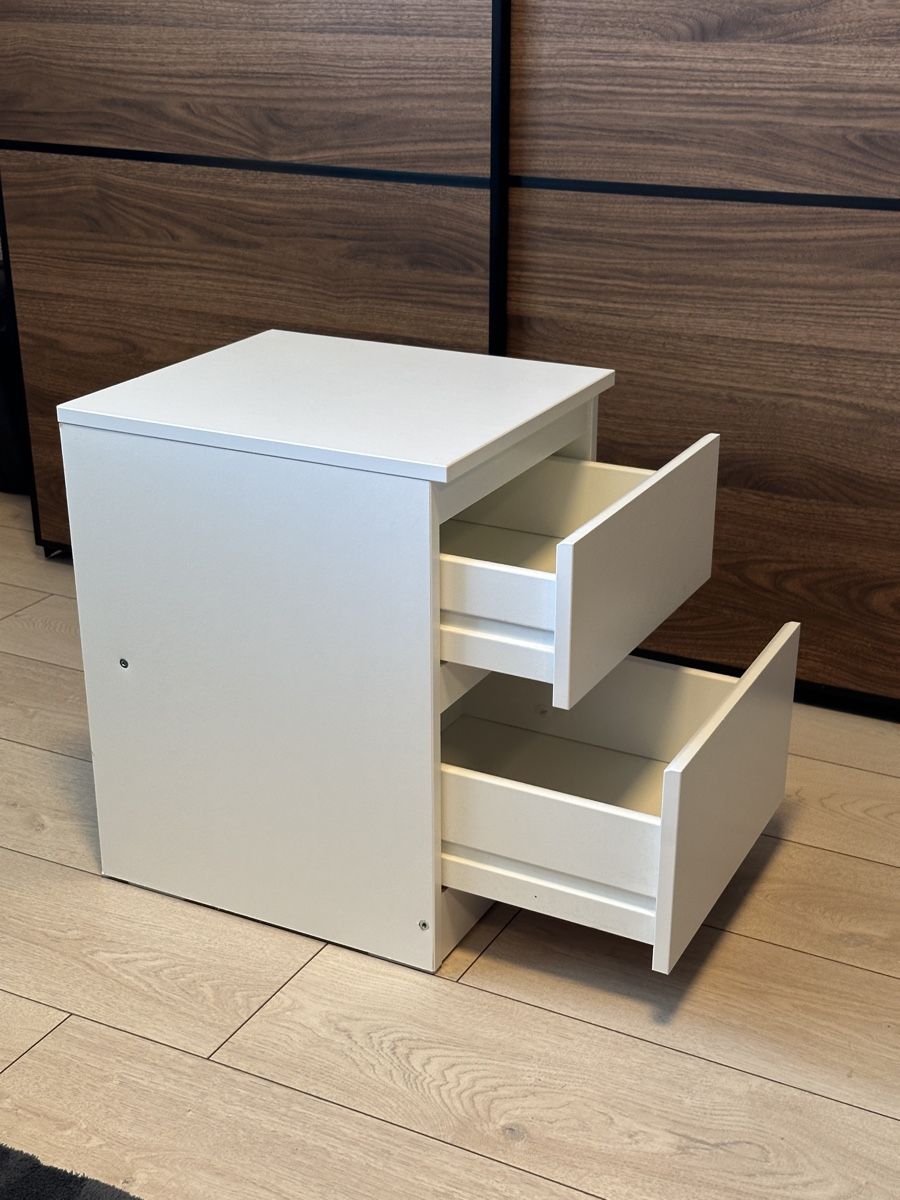 Ikea Comodini: Nachttisch mit zwei Schubladen, Weiss – Usato da Hinwil venduto da sin_9j5s 2