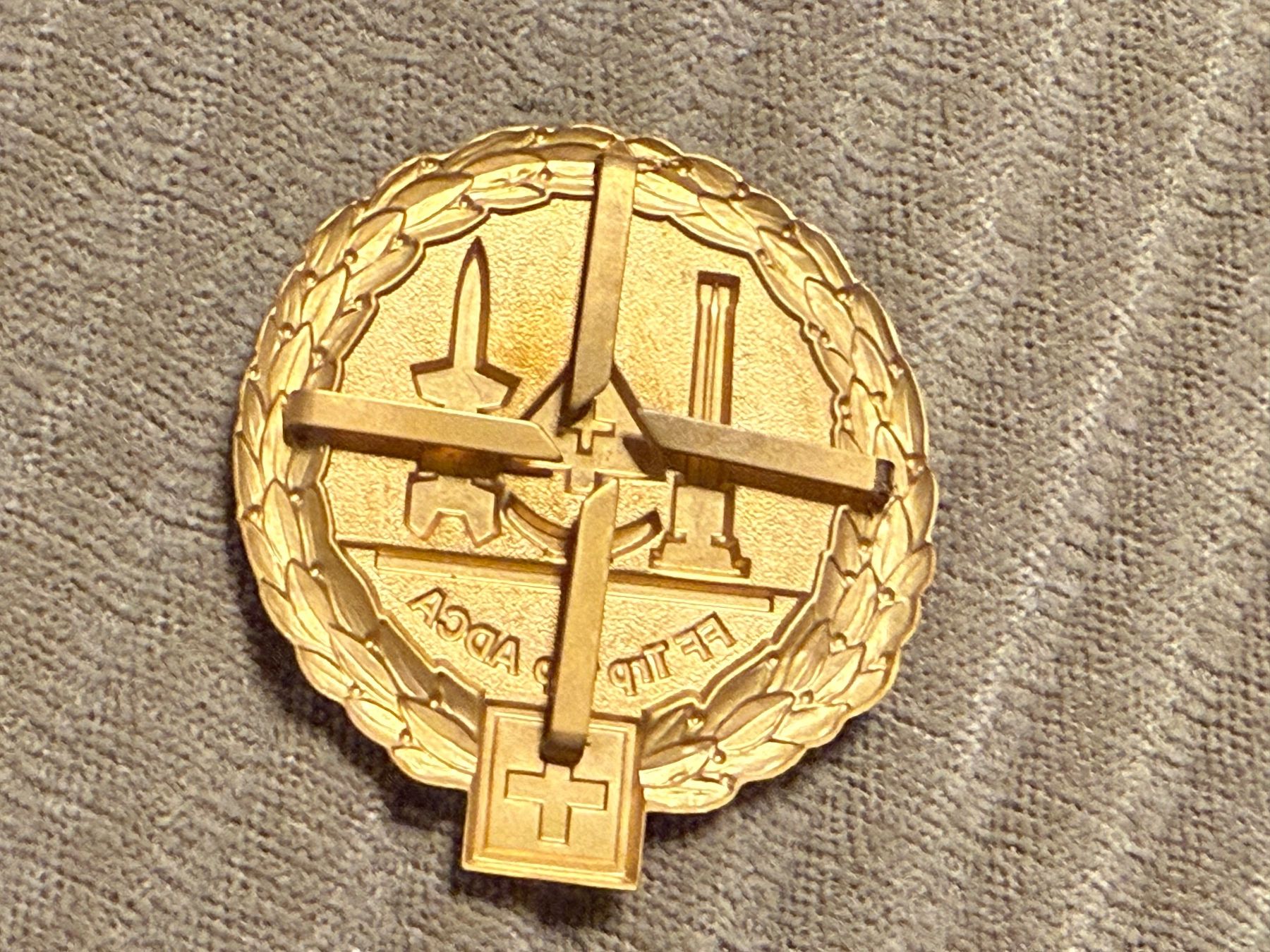 Schweizer Armee Placchette & Badge: Offiziers Emblem: Fliegertruppen  (FF Trp) - Schweizer Armee – Usato da Brütten venduto da Hst1 1