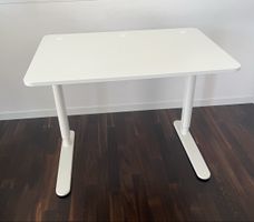 Relatera, Schreibtisch sitz/steh, weiss, 90x60 cm (IKEA)