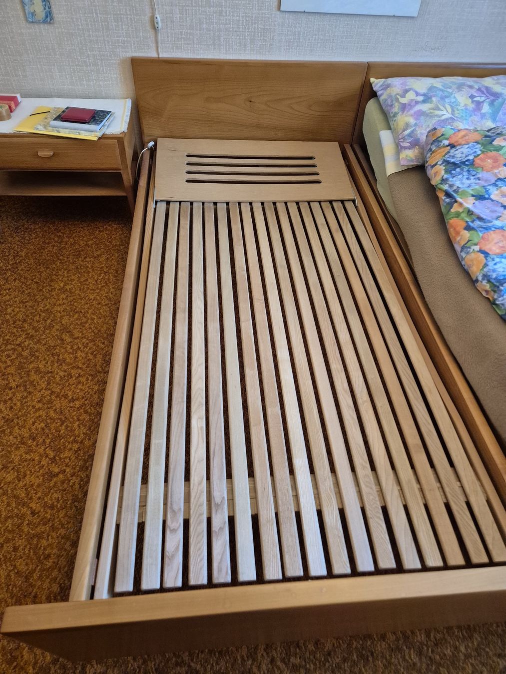 Letti: Massivholz Doppelbett mit Lattenrost, Kirschbaum – Usato da Winterthur venduto da Sarafina66 3