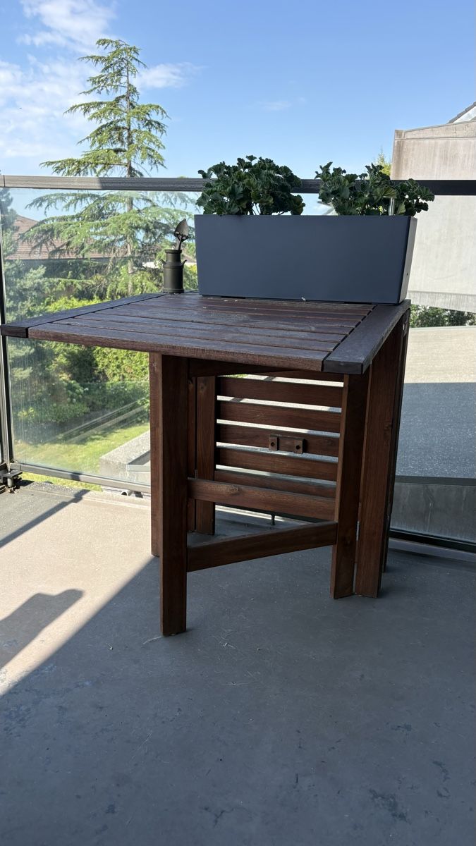 Ikea Set di tavolo e panche: IKEA: 1 applaro table + 4 nammaro chairs + 4 pillows/covers – Usato da Pully venduto da Sell_it_all 2