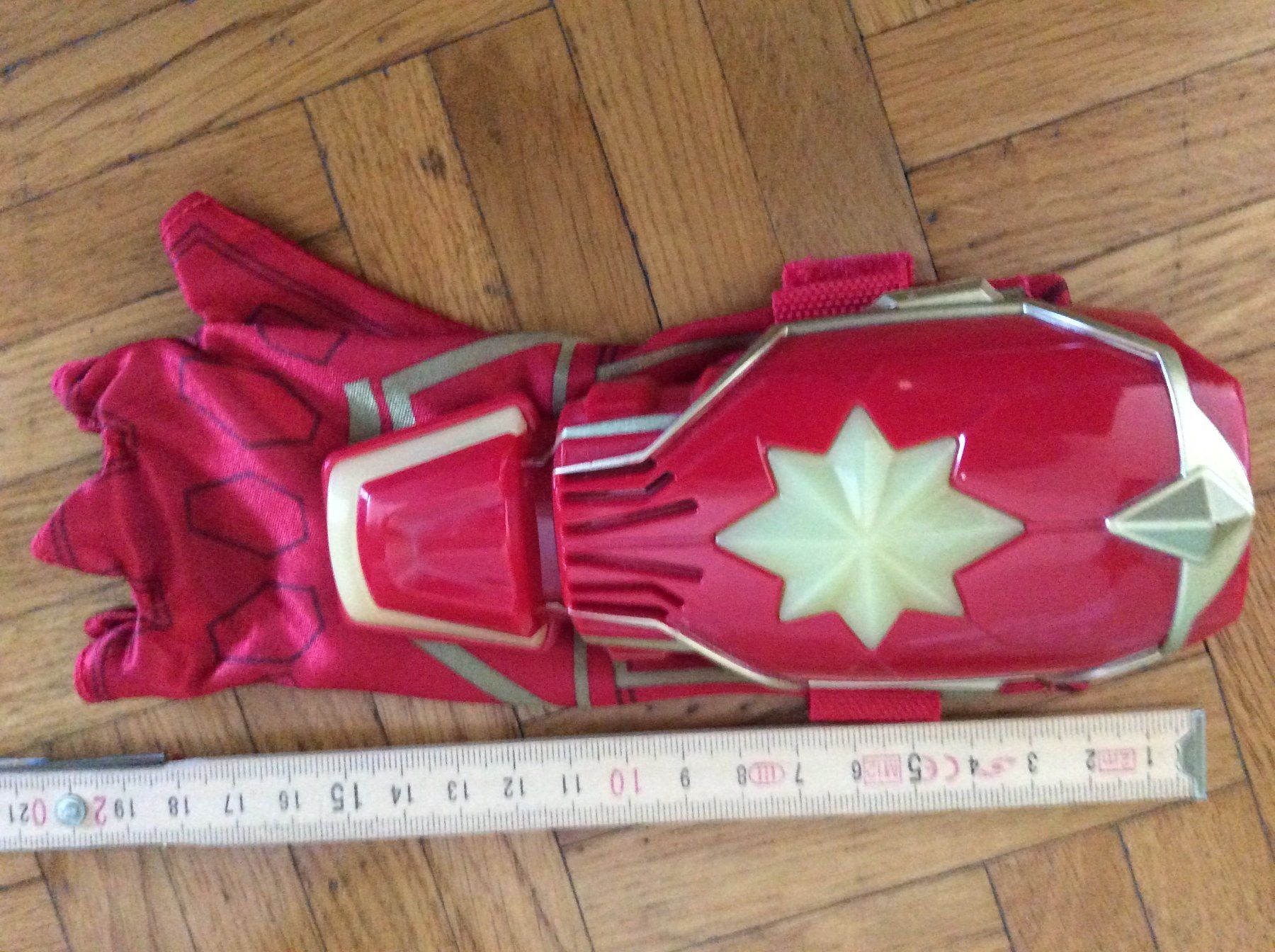 Hasbro Giochi: Iron Man Marvel Gant à effets spéciaux photoniques – Usato da Le Mont-Pèlerin venduto da dundun1 1