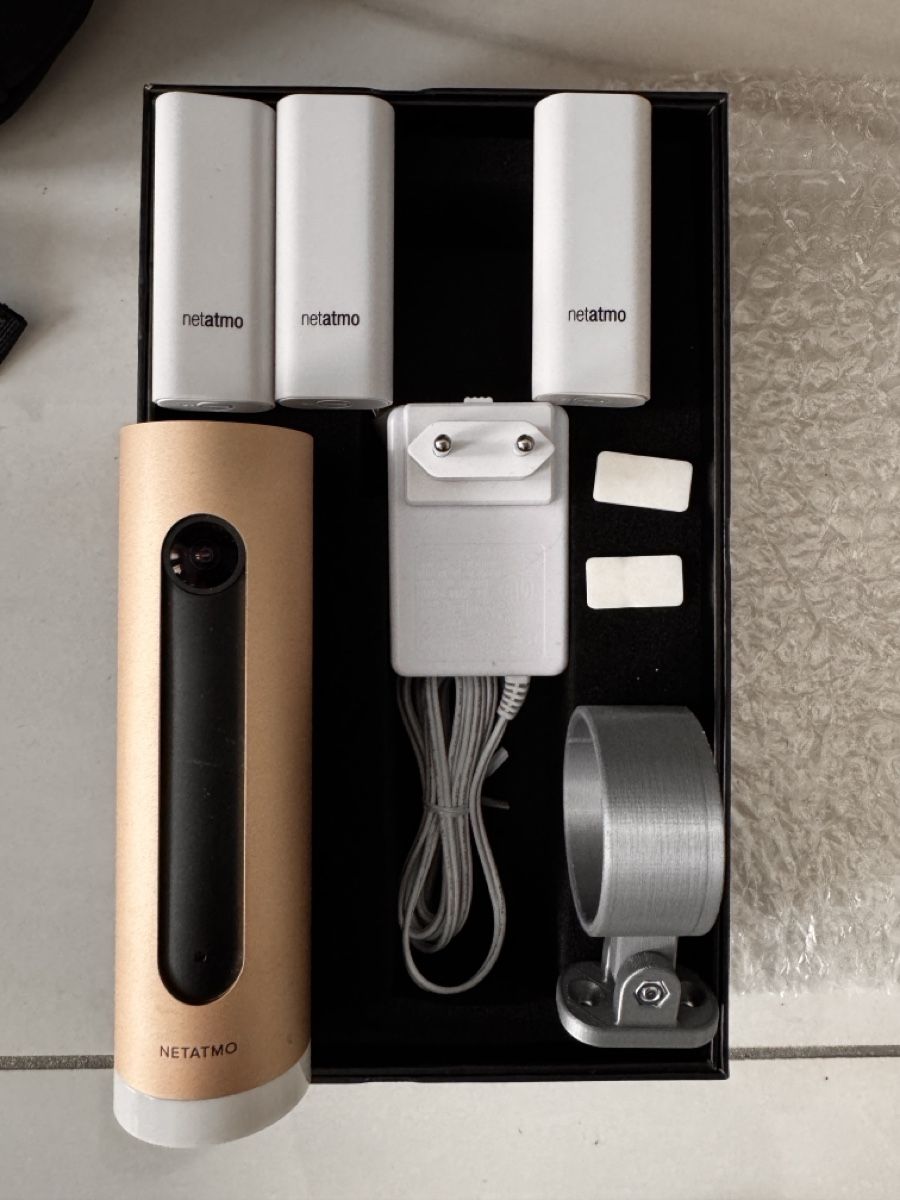 Webcams: Netatmo Innenkamera Gold – D'occasion à Zunzgen par Leistung100