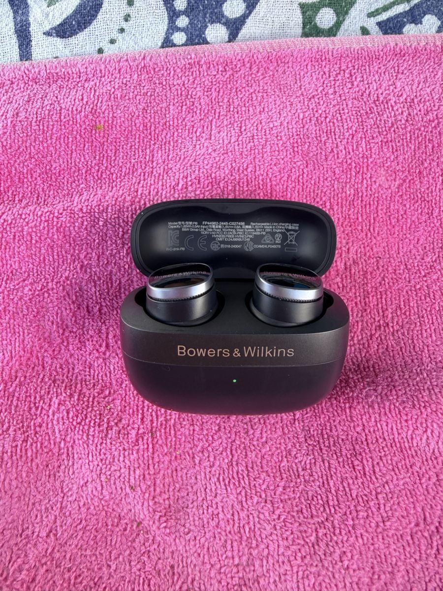 Bowers & Wilkins Cuffie: Bowers & Wilkins Pi8 in ear Kopfhörer – Nuovo (secondo la descrizione) da Steffisburg venduto da larihofmann 1