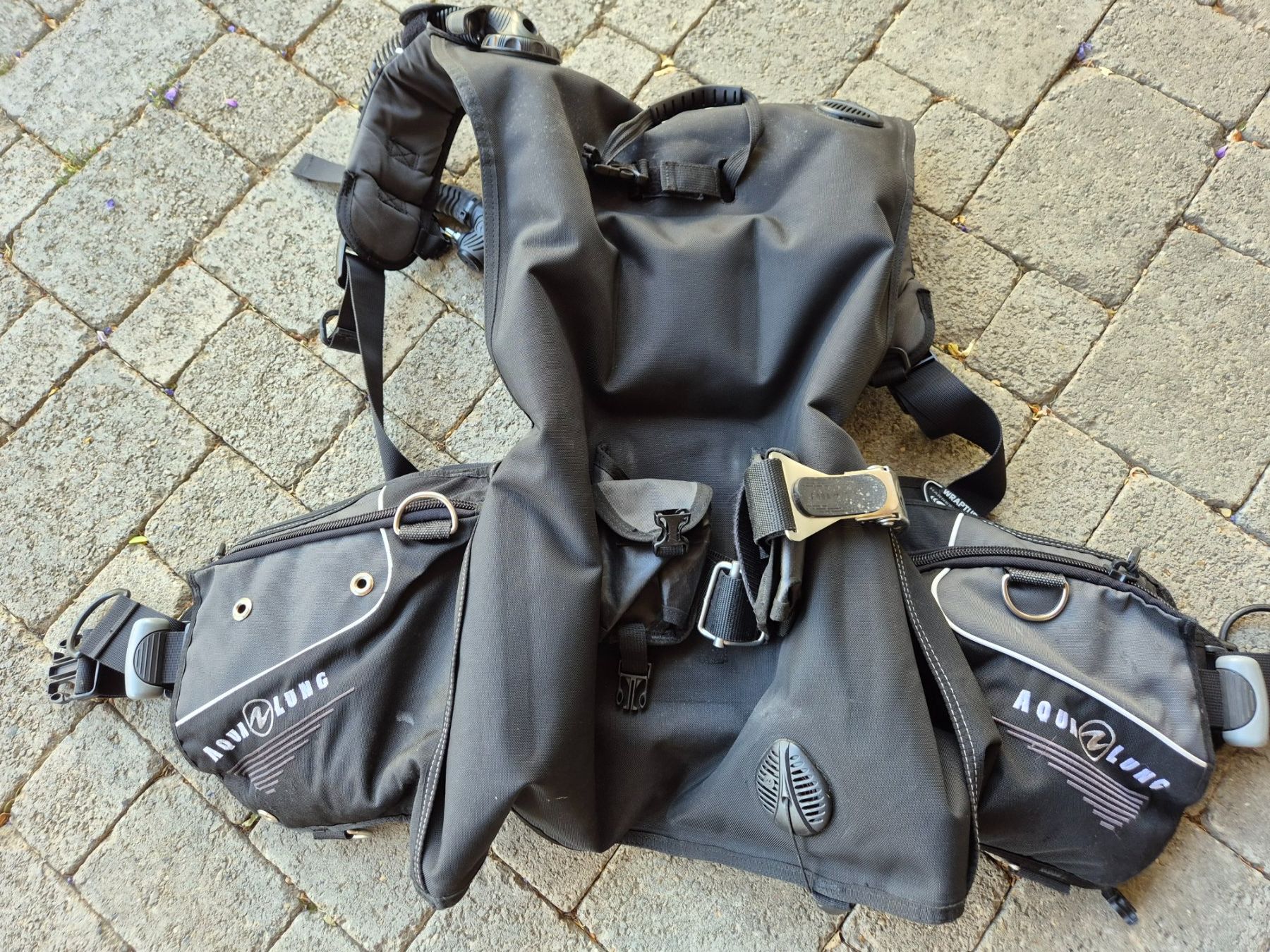 Tauchflaschen: Aqua Lung AXIOM Tarierjacket Grösse MD – Gebraucht aus Bänk (Dägerlen) von Wasserhuepfer