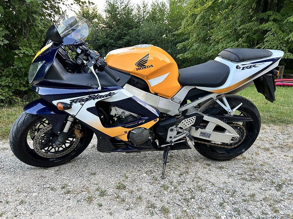 Strada: CBR900RR Fireblade – Usato da Bevaix venduto da fre_m7wc 2