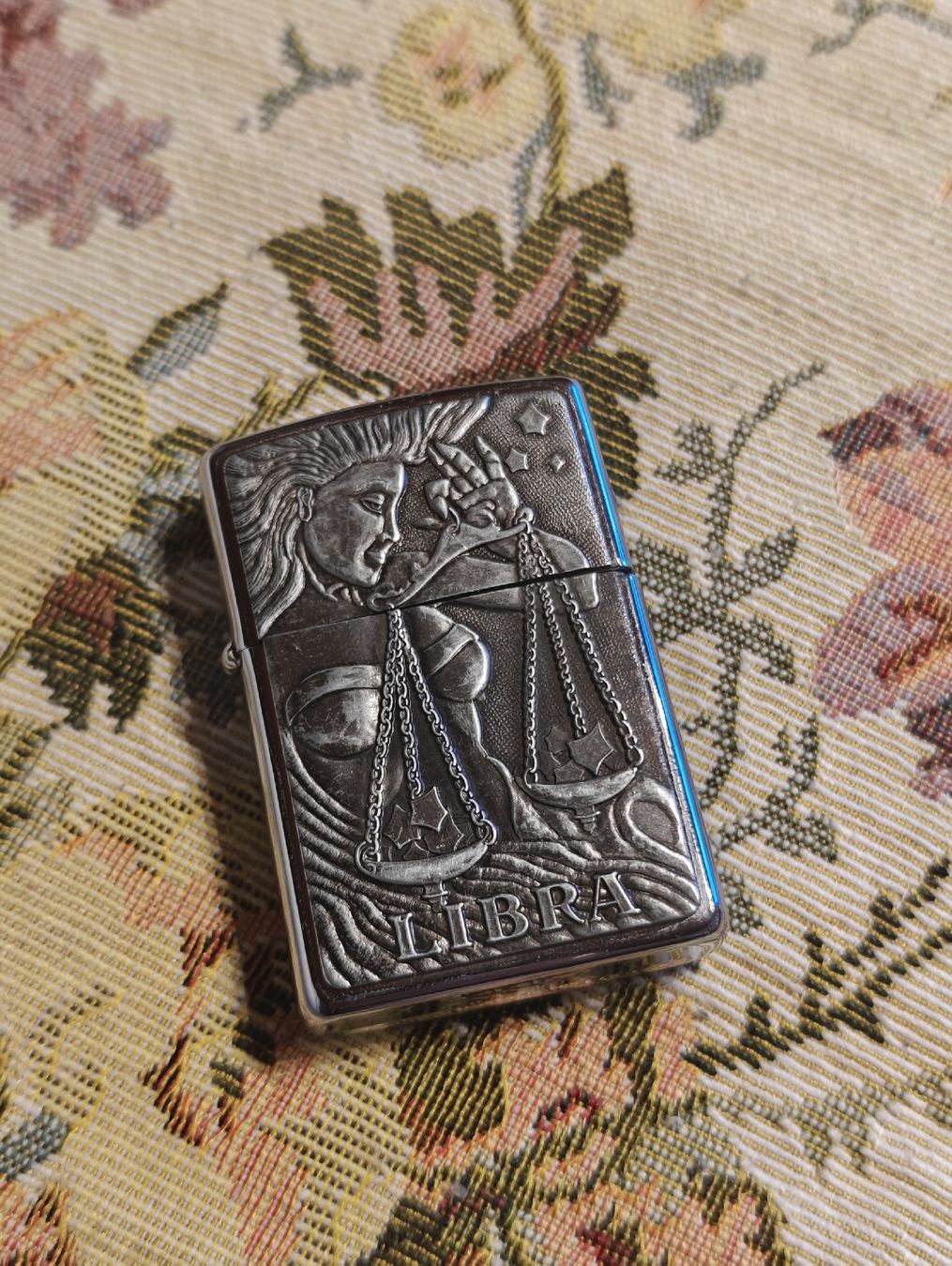 Zippo Accendini: Zippo Libra Sternzeichen Waage – Usato da Malans GR venduto da mesmen 1