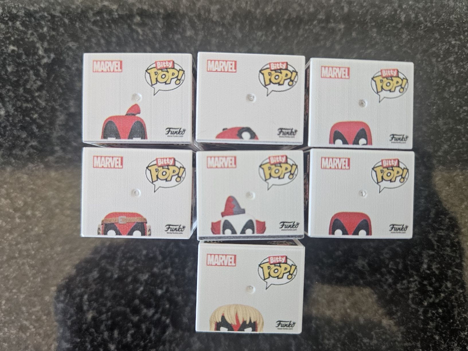 Marvel Statuette: Funko Pop Mini Deadpool, lot de 7, comme neuf  – Nuovo (secondo la descrizione) da Morges venduto da Mlle_Croft_91 7