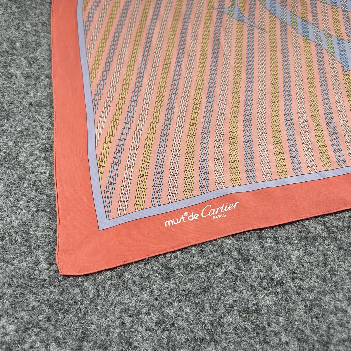 Cartier Foulard & Sciarpe: Must de Cartier scarf – Usato da La Sagne NE venduto da Matlasape 3