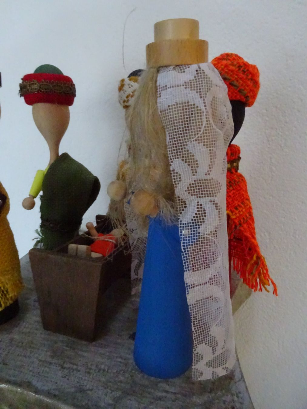 Alle Dekorationen: Krippe Holz / Modische Version – Gebraucht aus Oetwil am See von Senegal 5