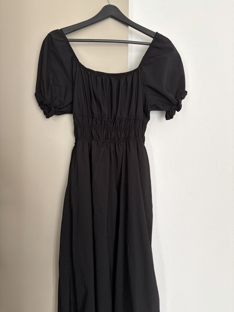 Vestiti: Schwarzes Kleid Grösse 40 Puffärmel smocked Taille – Nuovo (secondo la descrizione) da Zürich venduto da Mss_sen 2