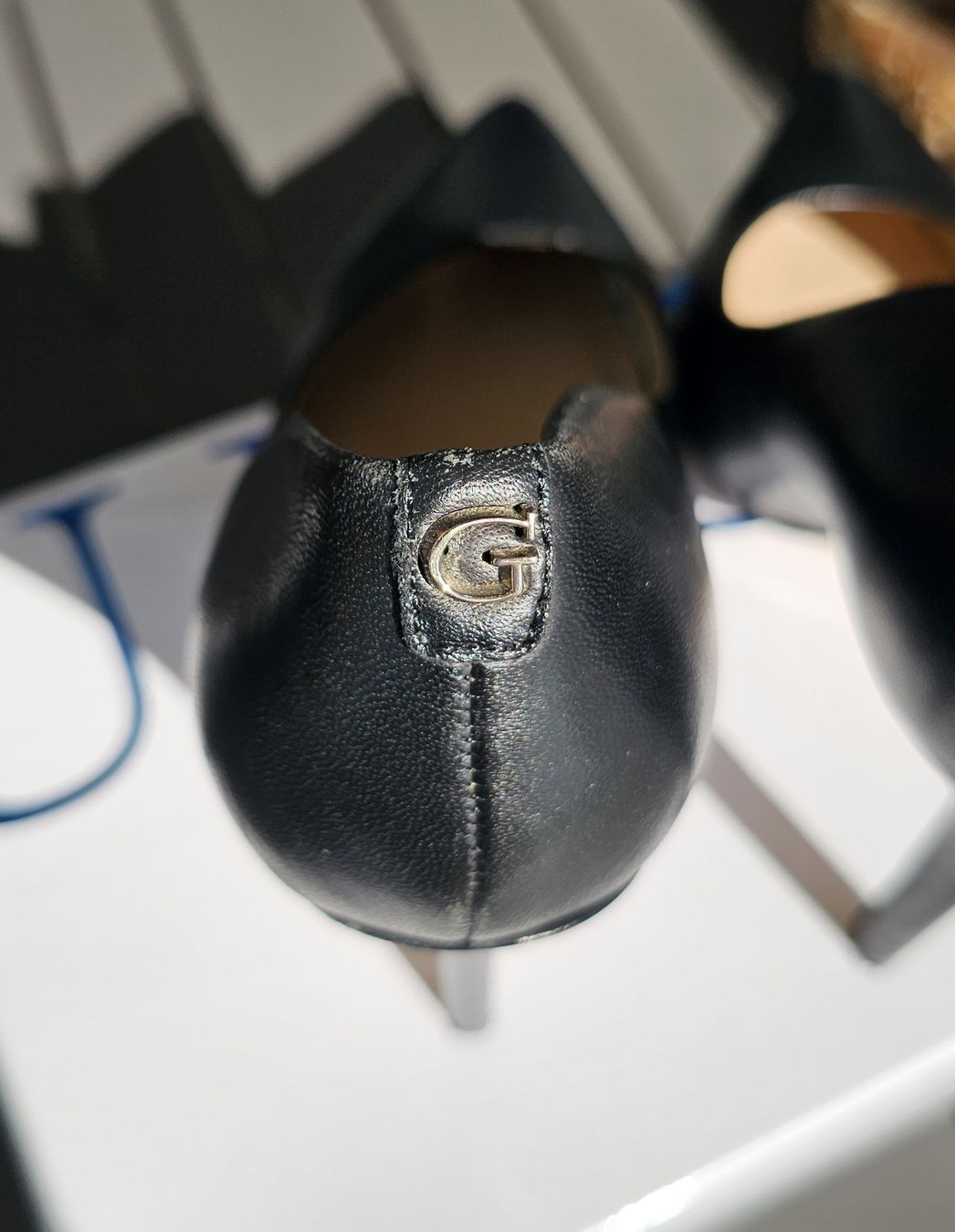 Guess Chaussures femmes: Guess Pumps - Grösse 38 - schwarz – D'occasion à Kollbrunn par Antikmann 3