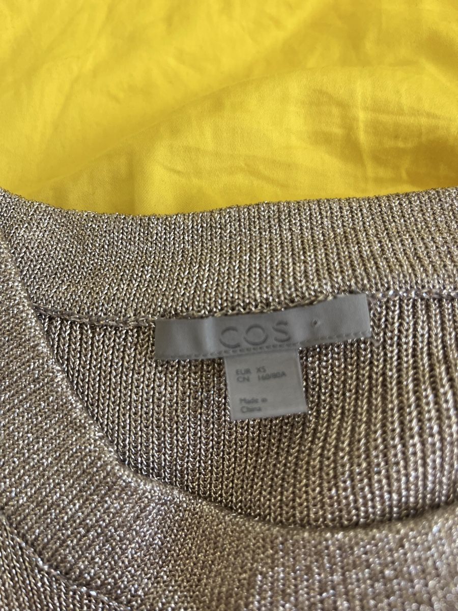 Cos Robes: Robe COS metallic taille XS état neuf – D'occasion à Zürich par Noemie1994 2