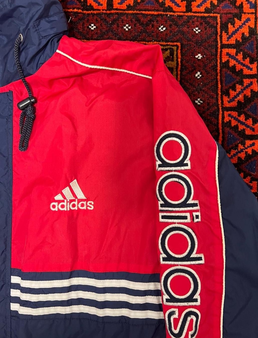 Adidas Giacche: Adidas Vintage Windbreaker – Usato da Biel/Bienne venduto da Second_Chance_Biel 1