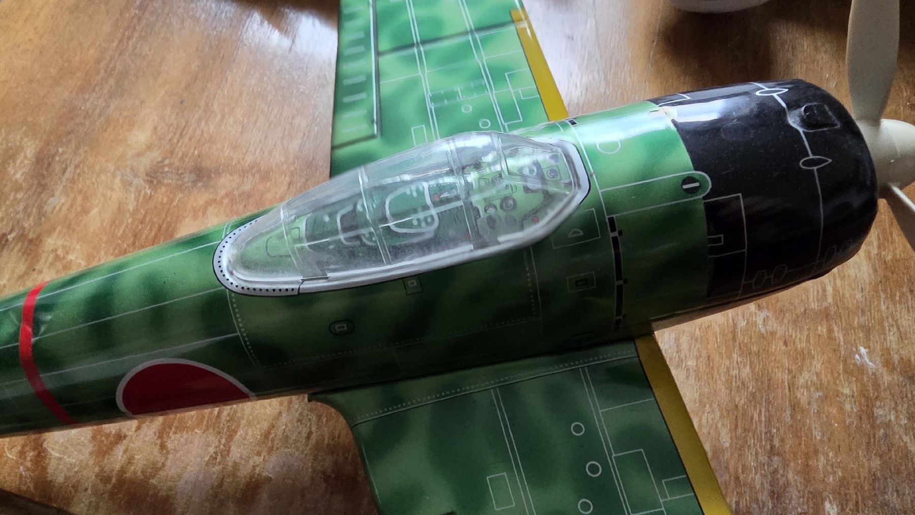 Modellbausätze & Standmodelle: Mitsubishi Zero Modell,   Blech. – Gebraucht aus Ettingen von 1964erNachtzugfahrer 1