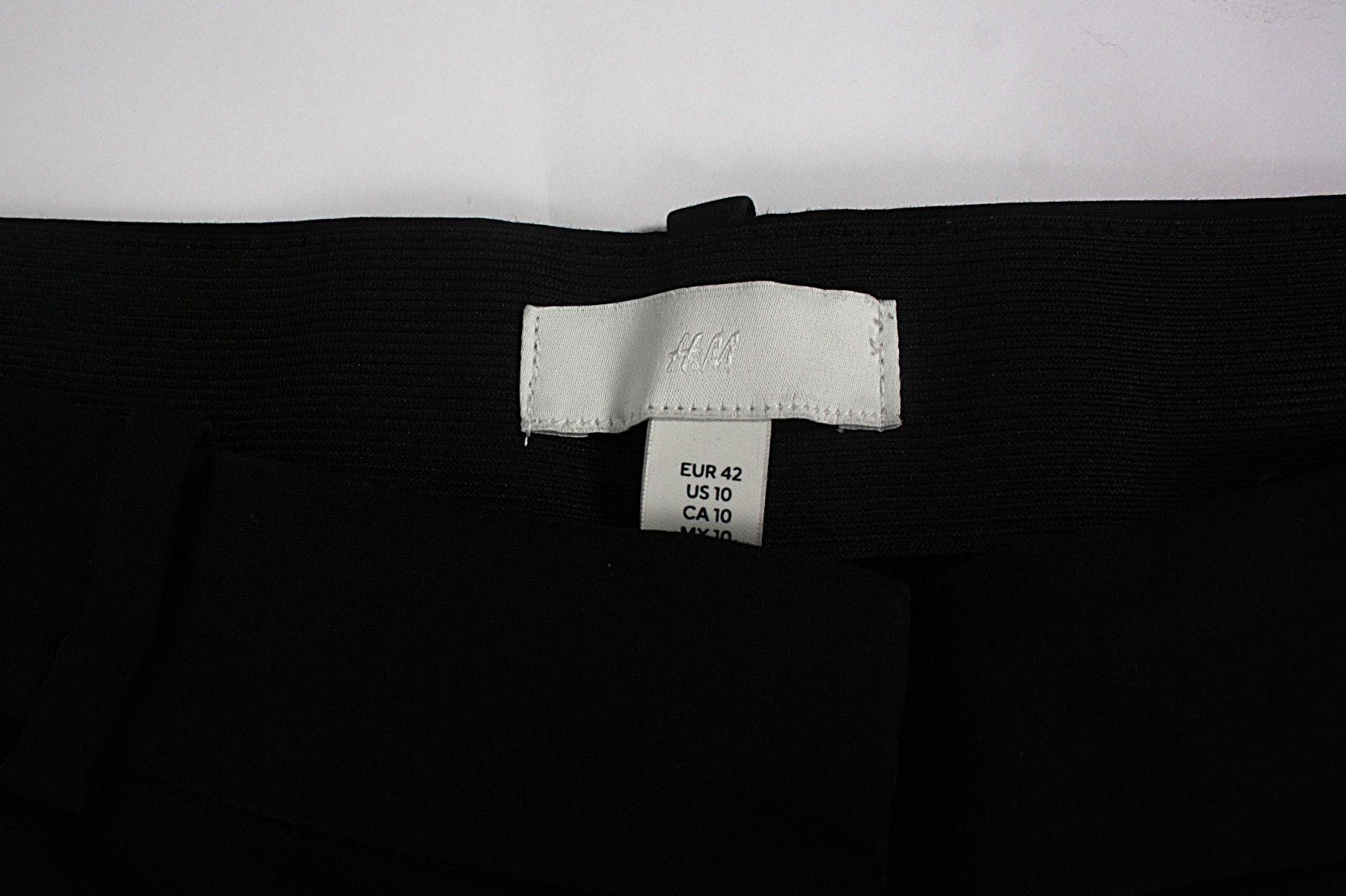 H&M Pantaloni: H&M - schwarze Stoffhose – Usato da Zollikofen venduto da Restwert_Zollikofen 2