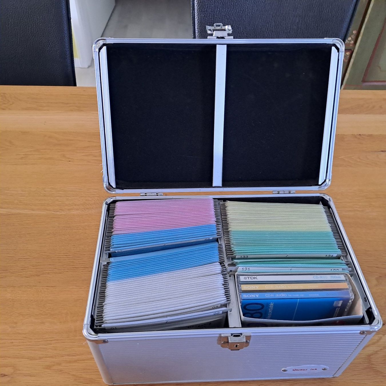 Valigie: CD Koffer – Usato da Gümligen venduto da media0000 1